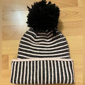 Kate Spade pop Pom winter hat